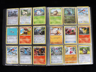 Lot 43 - POKEMON COMPANY (FRANCE) (4)