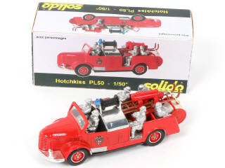 Lot 76 - DIVERS (8)