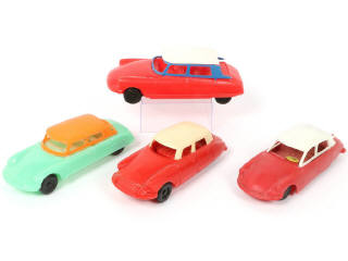 Lot 28 - DIVERS (4)