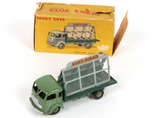 Lot 365 - DINKY TOYS (FRANCE) (4)