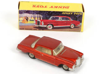 Lot 355 - DINKY TOYS (FRANCE) (1)
