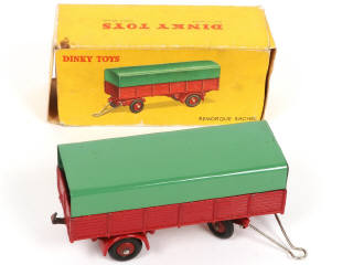 Lot 363 - DINKY TOYS (FRANCE) (4)