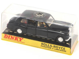 Lot 342 - DINKY TOYS (GB) (3)
