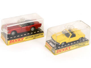 Lot 327 - DINKY TOYS (GB) (2)
