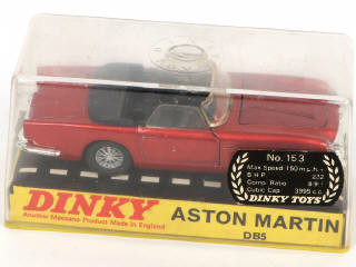 Lot 327 - DINKY TOYS (GB) (2)