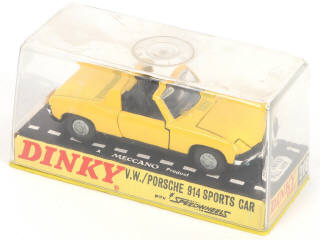 Lot 335 - DINKY TOYS (GB) (2)