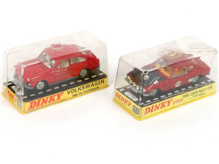 Lot 328 - DINKY TOYS (GB) (2)