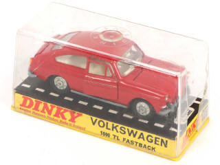 Lot 328 - DINKY TOYS (GB) (2)