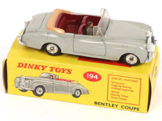 Lot 323 - DINKY TOYS (GB) (2)