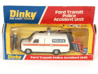 Lot 332 - DINKY TOYS (GB) (2)