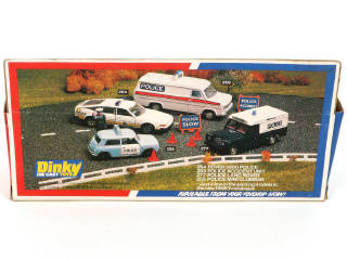 Lot 337 - DINKY TOYS (GB) (2)