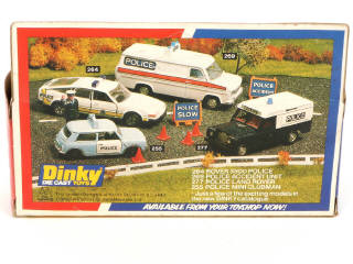 Lot 333 - DINKY TOYS (GB) (2)