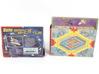 Lot 334 - DINKY TOYS (GB) (2)
