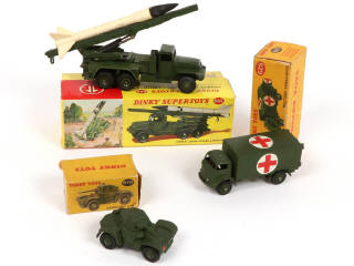 Lot 339 - DINKY TOYS (GB) (3)