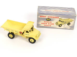 Lot 331 - DINKY TOYS (GB) (2)