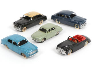 Lot 292 - DINKY TOYS (FRANCE) (5)