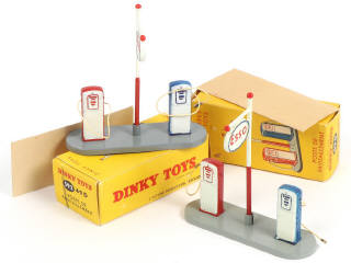Lot 282 - DINKY TOYS (FRANCE) (2)