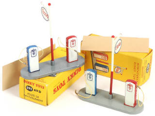 Lot 282 - DINKY TOYS (FRANCE) (2)
