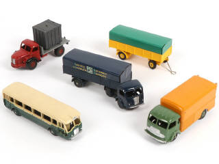 Lot 290 - DINKY TOYS (FRANCE) (5)
