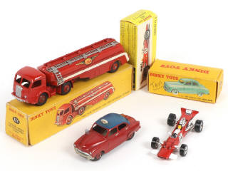 Lot 289 - DINKY TOYS (FRANCE) (4)