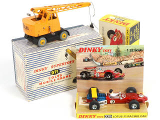 Lot 190 - DINKY TOYS (GB) (2)
