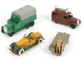 Lot 198 - DINKY TOYS (GB) (4)