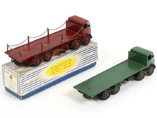 Lot 189 - DINKY TOYS (GB) (2)