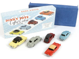 Lot 206 - DINKY TOYS (FRANCE) (5)