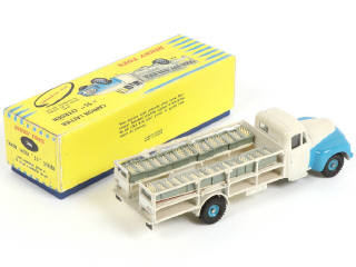 Lot 242 - DINKY TOYS (FRANCE) (1)