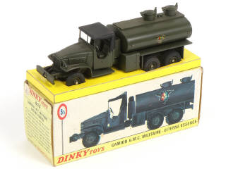 Lot 495 - DINKY TOYS (FRANCE) (1)