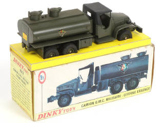 Lot 495 - DINKY TOYS (FRANCE) (1)