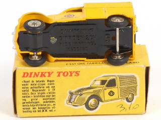 Lot 405 - DINKY TOYS (FRANCE) (1)
