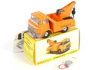 Lot 479 - DINKY TOYS (FRANCE) (1)