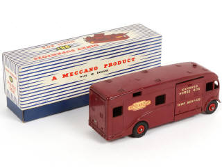 Lot 331 - DINKY TOYS (GB) (1)