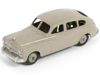 Lot 374 - DINKY TOYS (FRANCE) (1)