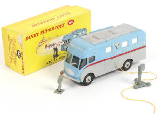 Lot 326 - DINKY TOYS (GB) (1)