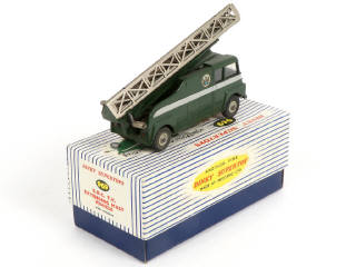 Lot 325 - DINKY TOYS (GB) (1)