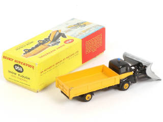 Lot 327 - DINKY TOYS (GB) (1)