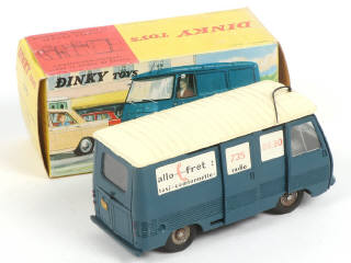 Lot 463 - DINKY TOYS (FRANCE) (1)