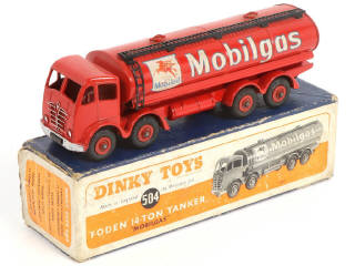 Lot 329 - DINKY TOYS (GB) (1)