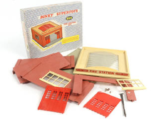 Lot 361 - DINKY TOYS (GB) (1)