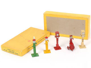 Lot 366 - DINKY TOYS (FRANCE) (1)