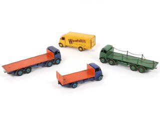 Lot 299 - DINKY TOYS (GB) (4)