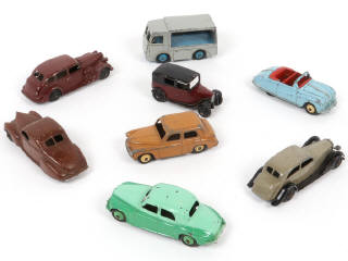 Lot 307 - DINKY TOYS (GB) (8)