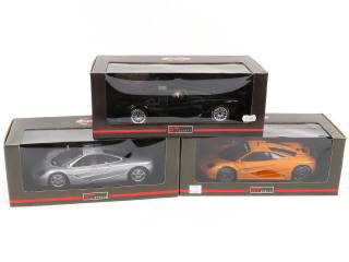 Lot 29 - UT MODELS (CHINE) (3)