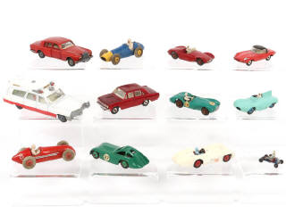 Lot 314 - DINKY TOYS (12)