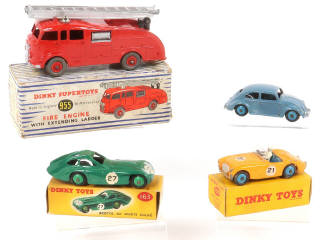 Lot 301 - DINKY TOYS (GB) (4)