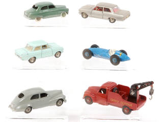 Lot 332 - DINKY TOYS (FRANCE) (6)