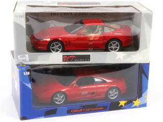Lot 24 - UT MODELS (CHINE) (2)