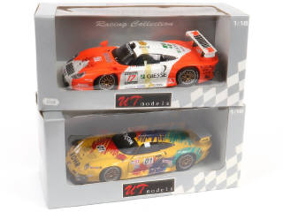 Lot 23 - UT MODELS (CHINE) (2)